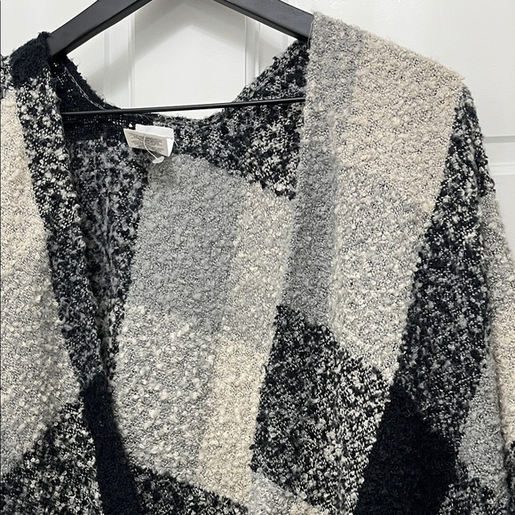 Woolrich Black Charcoal Light Gray Plaid Nubby Material Poncho Shrug - One Size - Picture 5 of 16